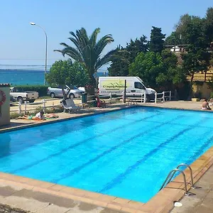 3* Pensión Camping